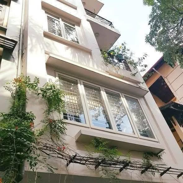Toà CHDV phố Tây Sơn ngay Ngã Tư Thái Hà