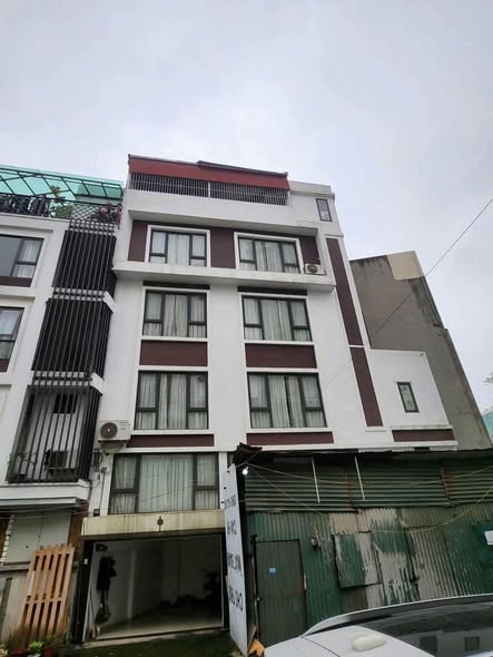 NHÀ NGUYÊN CĂN VÕ CHÍ CÔNG – TÂY HỒ | GARA Ô TÔ