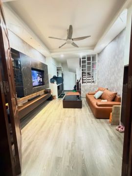 NHÀ ĐẸP Ở NGAY - TRUNG TÂM QUẬN CẦU GIẤY -CHỦ TẶNG FULL NỘI THẤT
