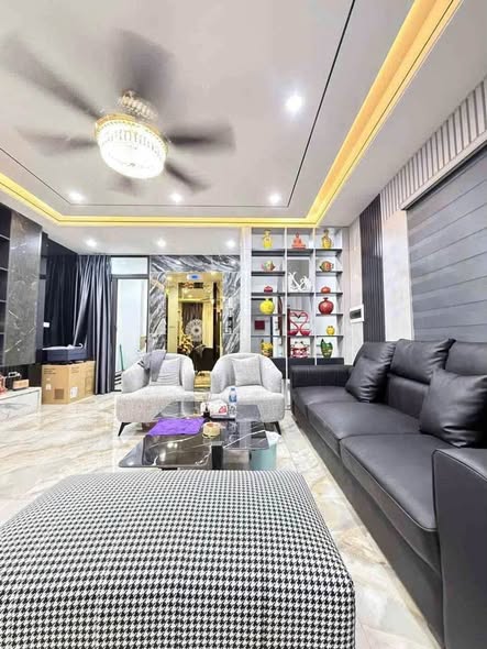 HƠN 13 TỶ - HOA HẬU PHƯỜNG BỒ ĐỀ – GẦN CẦU CHƯƠNG DƯƠNG – 51M² × 6 TẦNG THANG MÁY – Ô TÔ TRÁNH 10M.