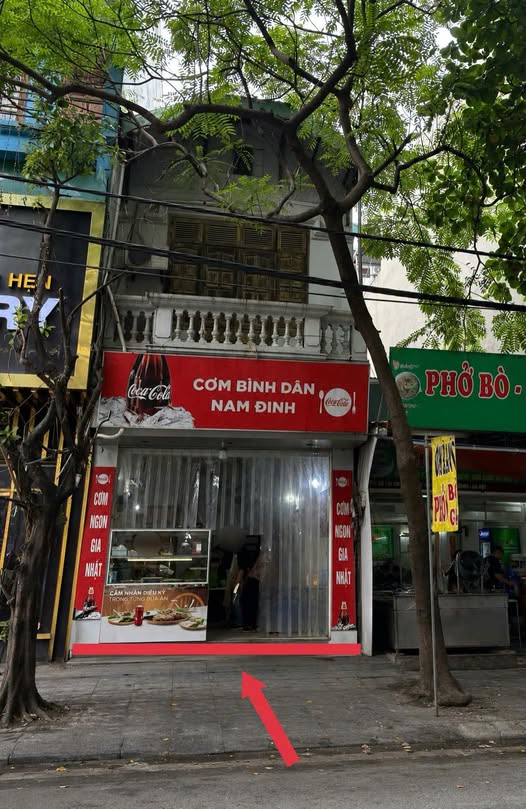 Gia đình em có căn nhà cũ đang cho thuê kinh doanh nhưng do đang cần tiền để giải quyết công việc...