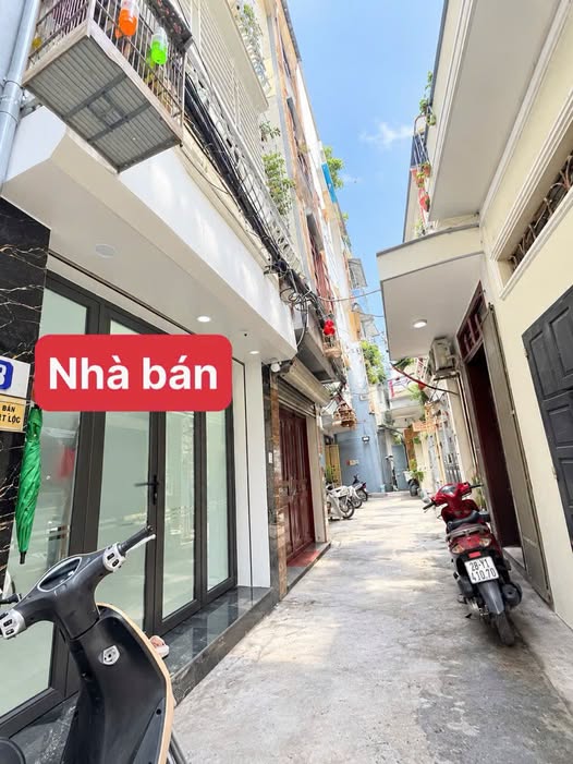 CỰ LỘC - THANH XUÂN - HÀNG XÓM ROYAL / 8 TỶ
