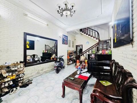 Bán nhà 4 tầng, ngõ thông, oto vào nhà. Khu vực Nguyễn Khang - Cầu Giấy