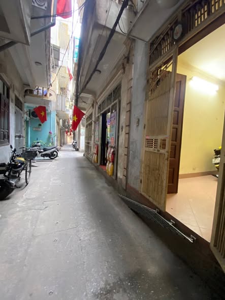 3 TỶ – NHÀ 4 TẦNG – 3 NGỦ – MT 3,75M – HÒA BÌNH , MINH KHAI