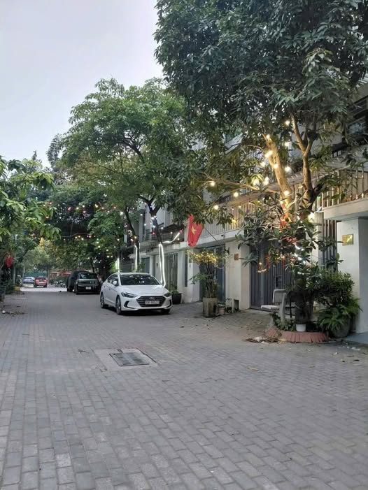 BIỆT THỰ LK KHU ĐÔ THỊ AO SÀO_QUẬN ỦY HOÀNG MAI .
