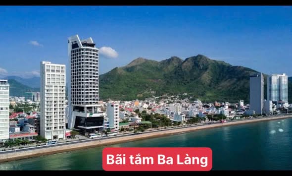 Siêu phẩm hàng xóm chủ khách sạn 5 sao! Vài bước chân ra biển!