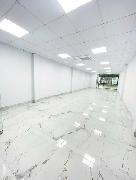 Cho thuê văn phòng Hoàng Cầu - Đống Đa 80m2 thông sàn giá 15 triệu/tháng