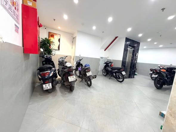 TÒA NHÀ CĂN HỘ DỊCH VỤ DÒNG TIỀN HỒ TÙNG MẬU - MỚI KENG NGÕ ĐẸP - CHỈ HƠN 12 TỶ.