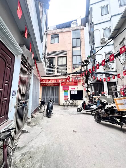 Bán bất động sản Hai bà trưng 3TY8