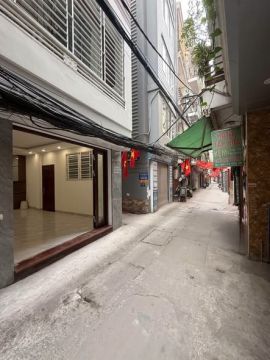 Hơn 9 tỷ nhà ngõ thông phố Nguyễn Khánh Toàn phường Nghĩa Đô