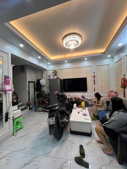 KHÂM THIÊN - ĐỐNG ĐA- 26m - 4 TẦNG - 6.7 TỶ - CÁCH MẶT PHỐ 30M - VF3 ĐỖ CỬA - KINH DOANH -SỔ NỞ HẬU