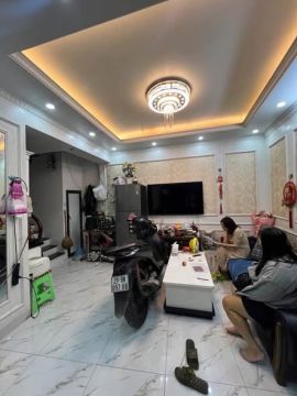 KHÂM THIÊN - ĐỐNG ĐA- 26m - 4 TẦNG - 6.7 TỶ - CÁCH MẶT PHỐ 30M - VF3 ĐỖ CỬA - KINH DOANH -SỔ NỞ HẬU
