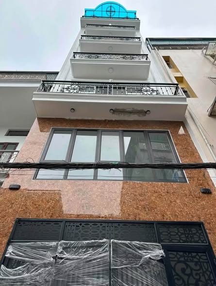 PHÂN LÔ QUÂN ĐỘI - LÊ TRỌNG TẤN - Ô TÔ - 6 TẦNG THANG MÁY - TẶNG FULL NỘI THẤT - SỔ HOA HẬU - SÂN...