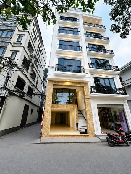 LÔ GÓC PHÚ DIỄN – 8 TẦNG THANG MÁY – Ô TÔ TRÁNH – 10 CĂN HỘ FULL NỘI THẤT CAO CẤP