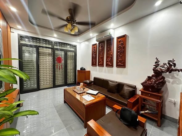Nhà Phố ĐỊNH CÔNG . Hoàng Mai- 41M × 3 TẦNG-3,1 TỶ