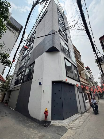 BỒ ĐỀ - LÔ GÓC 7 TẦNG THANG MÁY - GARA Ô TÔ - TẶNG NỘI THẤT HƠN 1 TỶ
