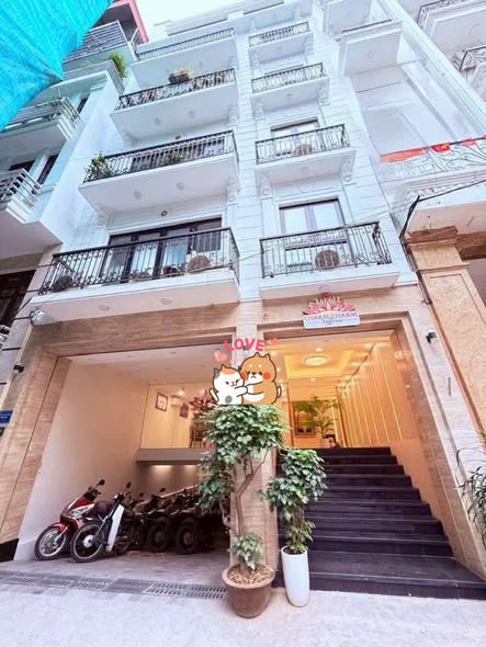 NHÀ PHÂN LÔ VIP CẦU GIẤY  7 TẦNG + HẦM – GARA Ô TÔ