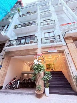 NHÀ PHÂN LÔ VIP CẦU GIẤY  7 TẦNG + HẦM – GARA Ô TÔ